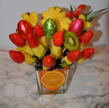 Bouquets de fruits et chocolats 15 brochettes de fruits. 45 €