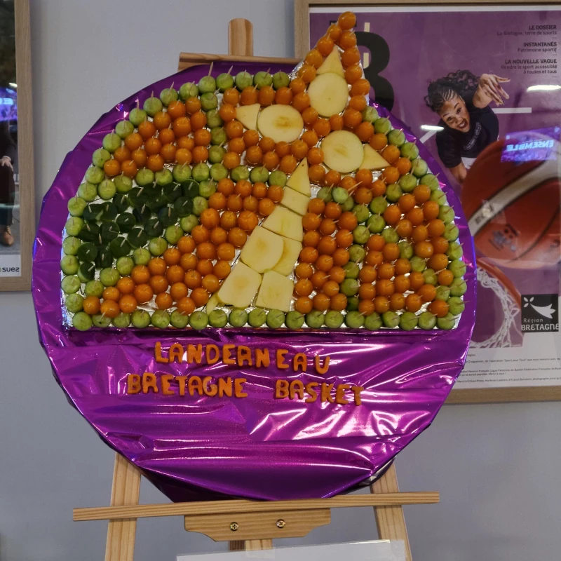 Logo représenté en légumes Créartfruits